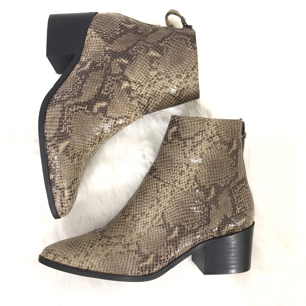 TopShop Snake-Effect Midnight Boots Sz 10.5 NWT
